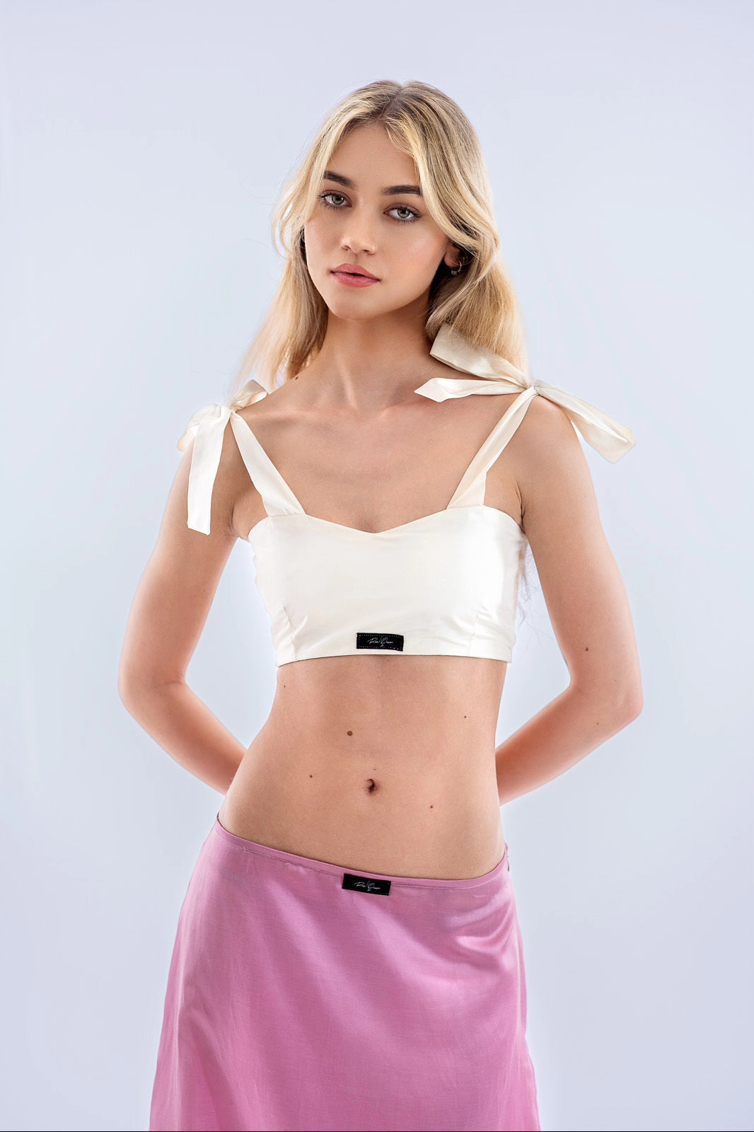 Fehér hernyóselyem taft crop top